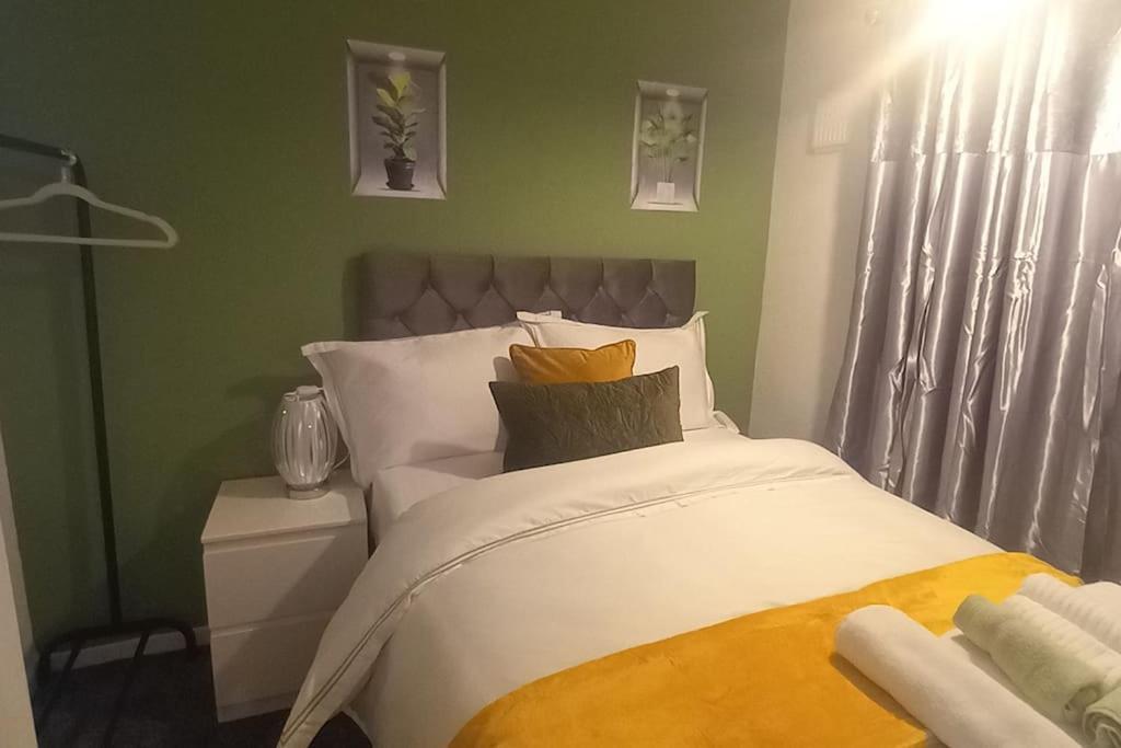 Golden Plush Suites - Beautiful Luxury 3 Bed House In Leicester Exteriör bild