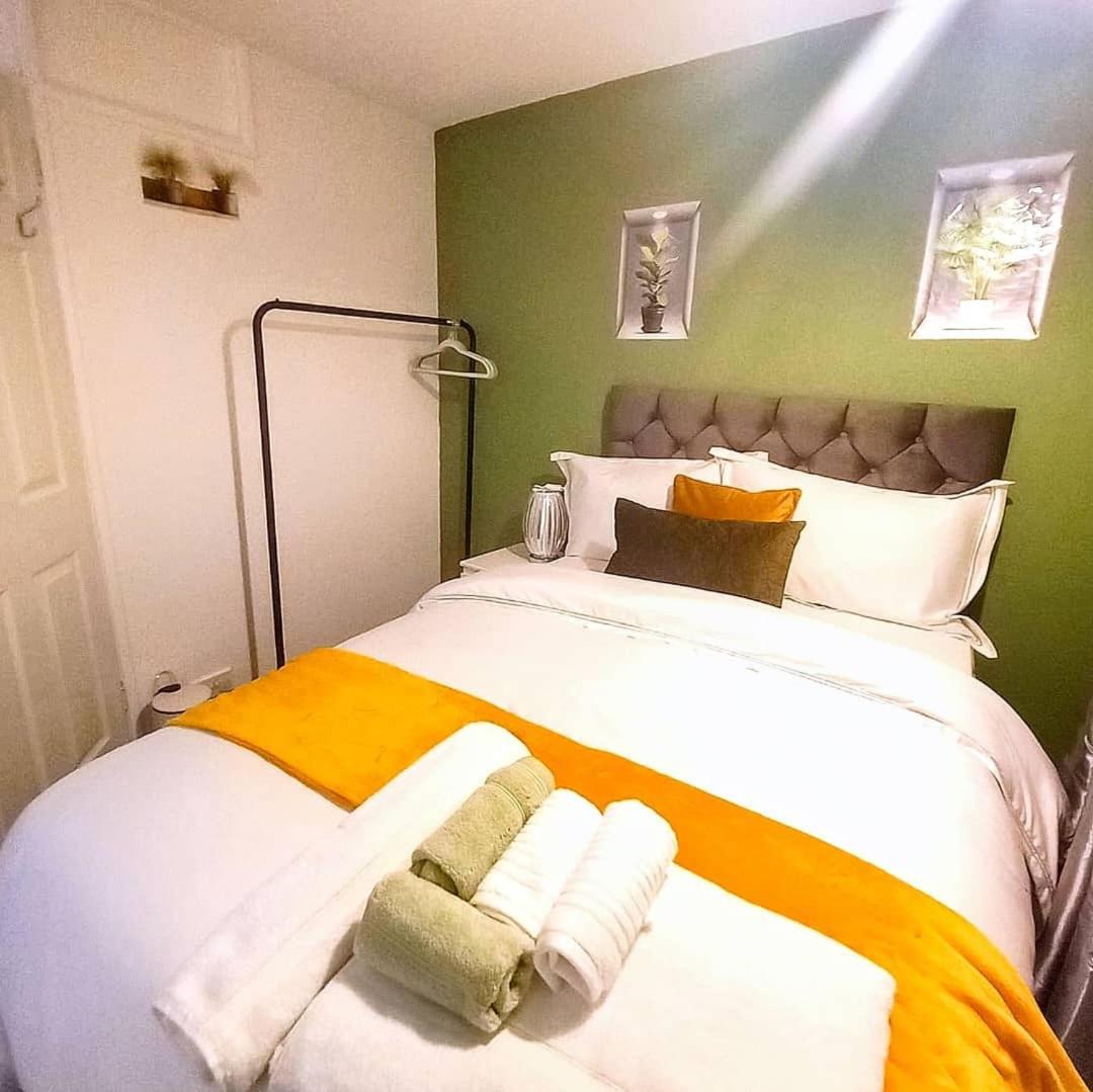 Golden Plush Suites - Beautiful Luxury 3 Bed House In Leicester Exteriör bild
